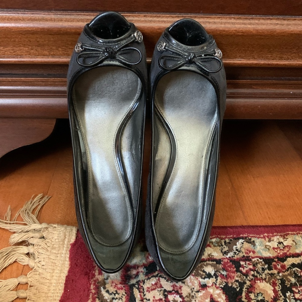 Elegant Black Women's Flats